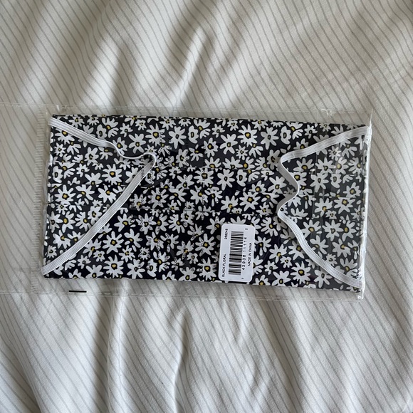 Face mask - Picture 7 of 11